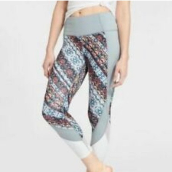 Athleta Nomad Salutation mesh capris leggings - Picture 2 of 11